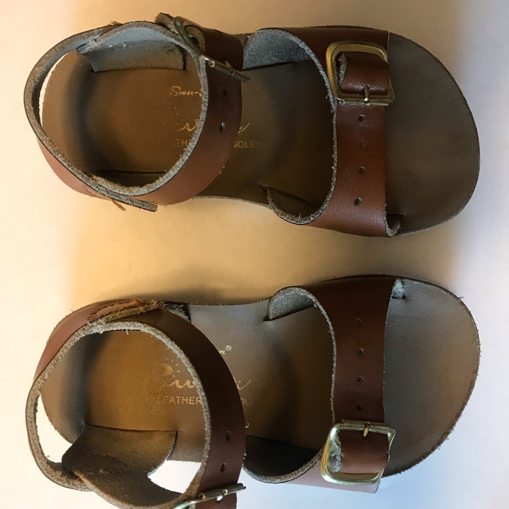 Saltwater sandals size 6
